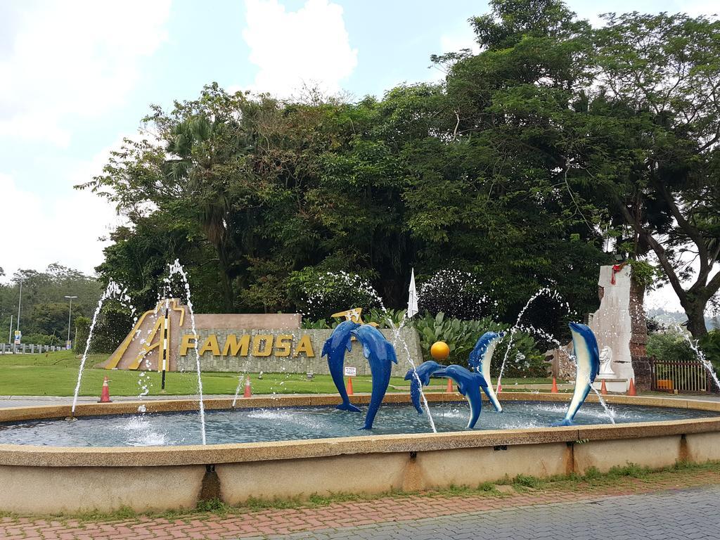 D Savoy Famosa Condo Malacca Eksteriør billede